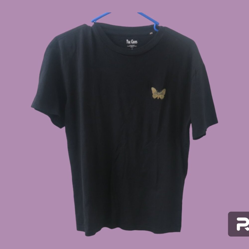 Pac Cares butterfly graphic tee short sleeved in black size small.